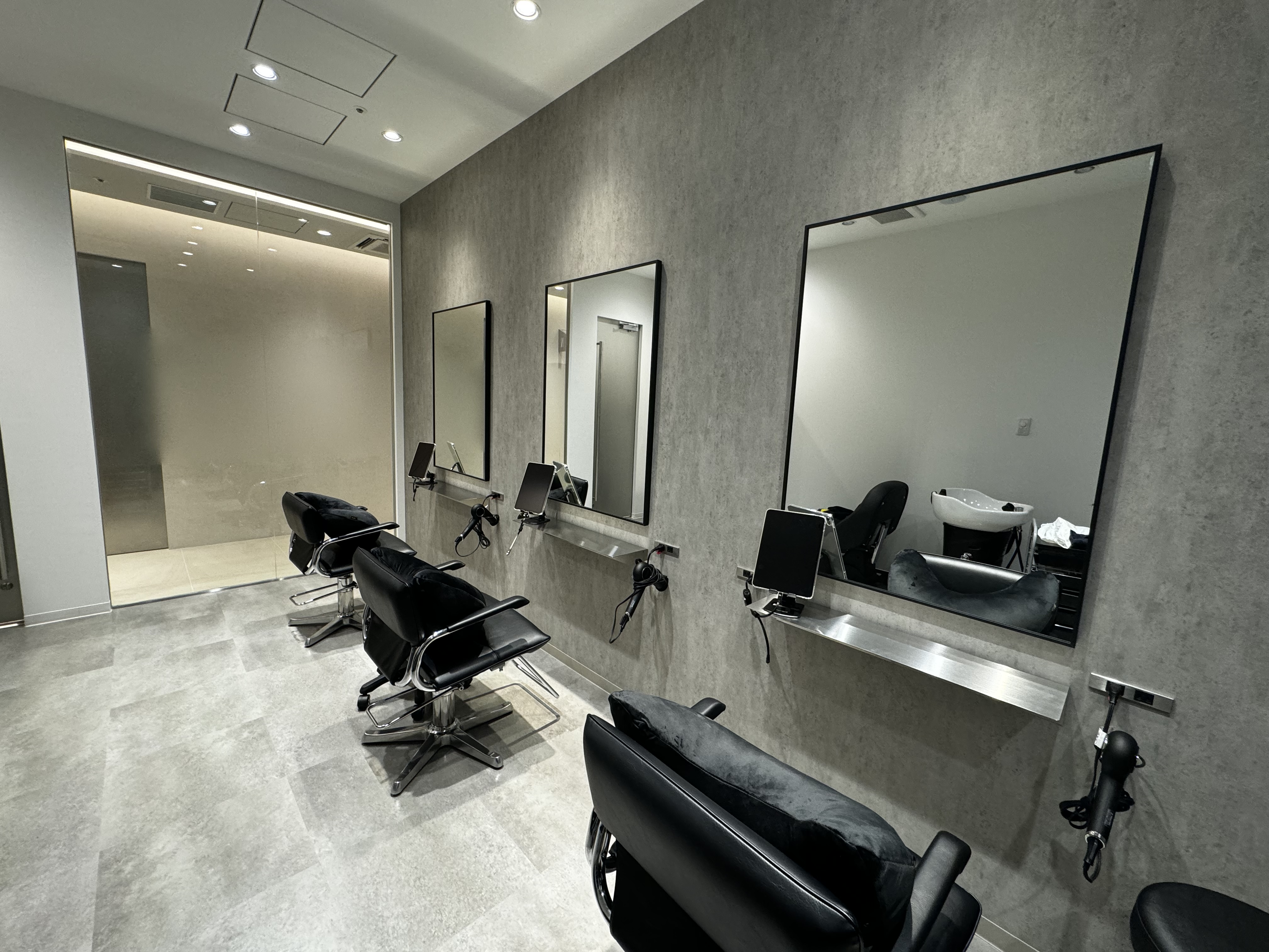 セット面 3席のプライベート空間